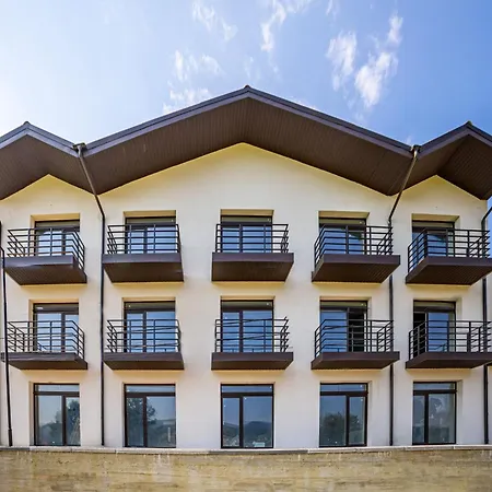 Garda - Breakfast Included In The Price Restaurant Free Parking Mountain View Kitchen In The Separate Entrance