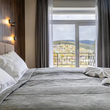 Lejlighedshotel Garda - Breakfast Included In The Price Restaurant Free Parking Mountain View Kitchen In The Separate Entrance