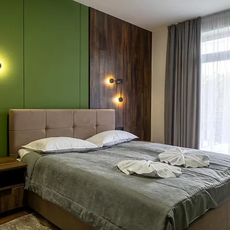 Garda - Breakfast Included In The Price Restaurant Free Parking Mountain View Kitchen In The Separate Entrance Apartahotel 3*